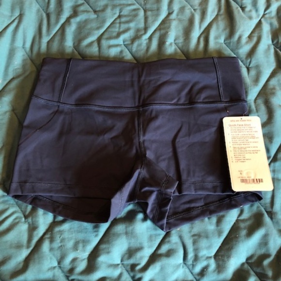 Lululemon Quick Pace Shorts NWT Size 8 - Picture 1 of 2